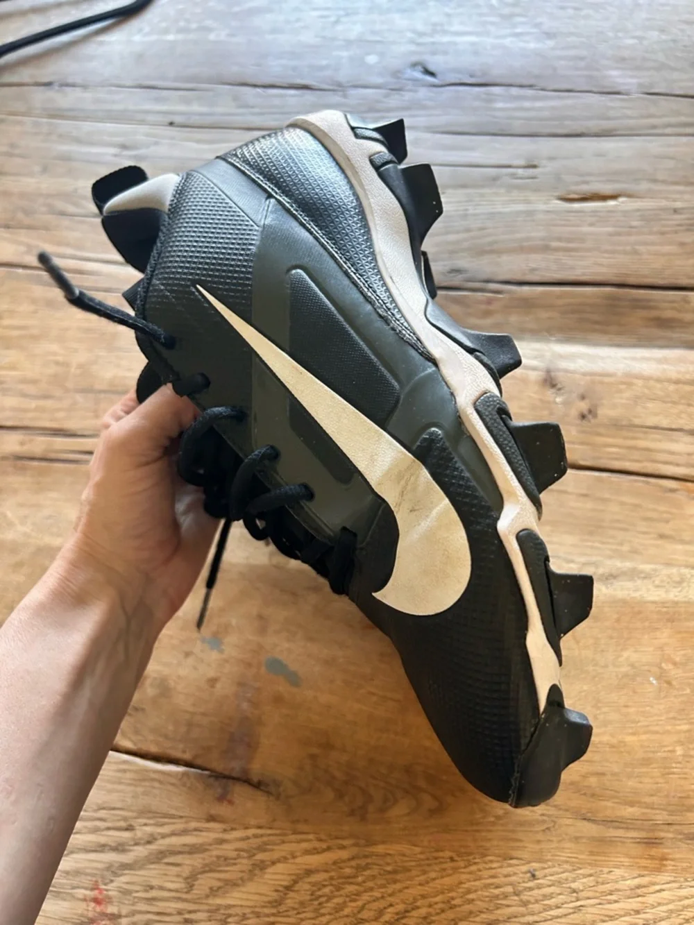 Nike Black menace shark 4 football Cleat Sneakers men’s size 9 GUC